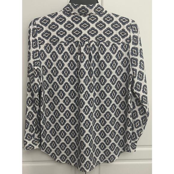 Ann Taylor Medallion Print Long Sleeve Blouse Split V-Neckline Size M NWT - Picture 2 of 9